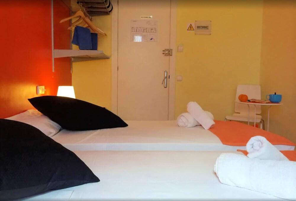 Barcelona City North Hostal Εξωτερικό φωτογραφία