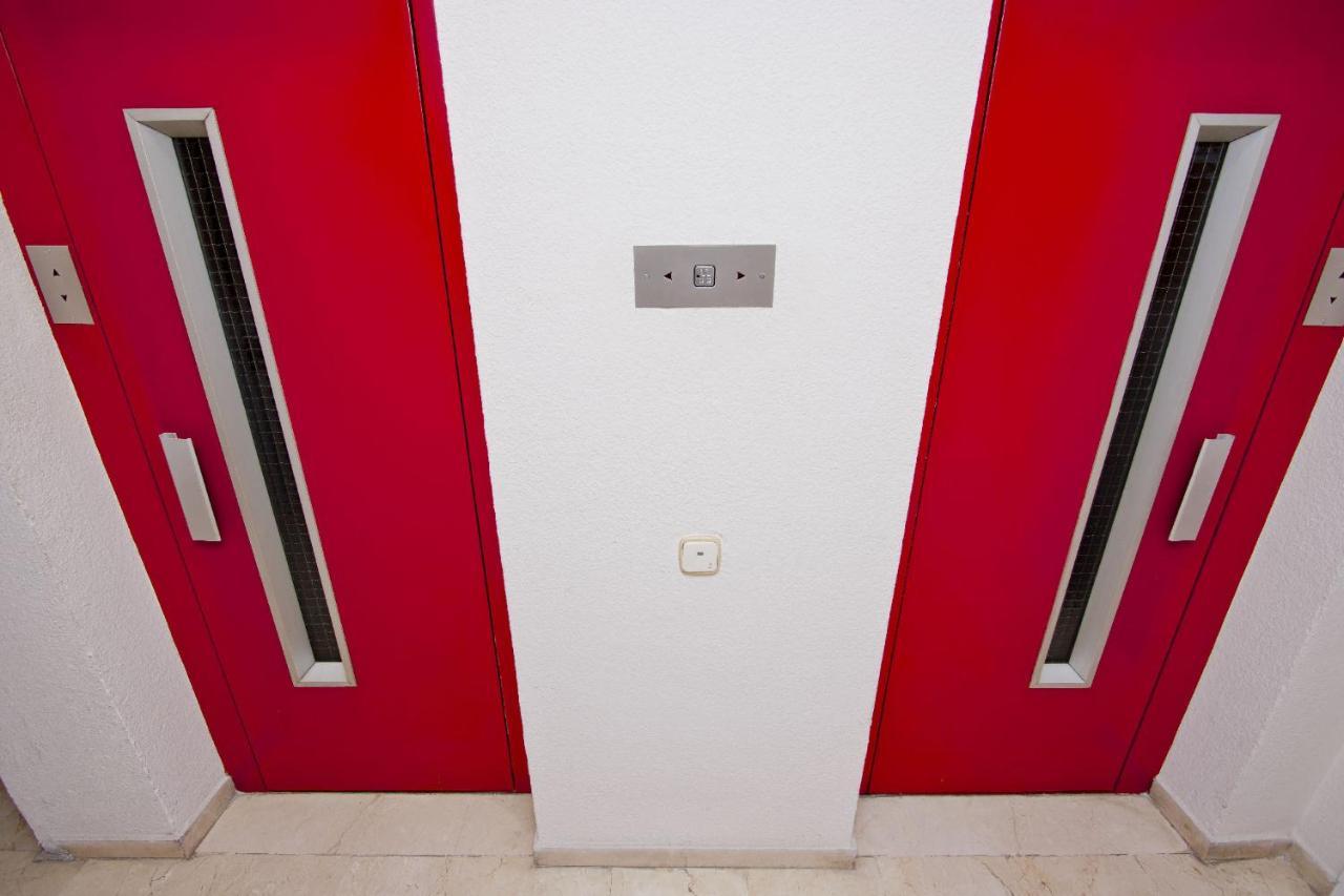Barcelona City North Hostal Εξωτερικό φωτογραφία