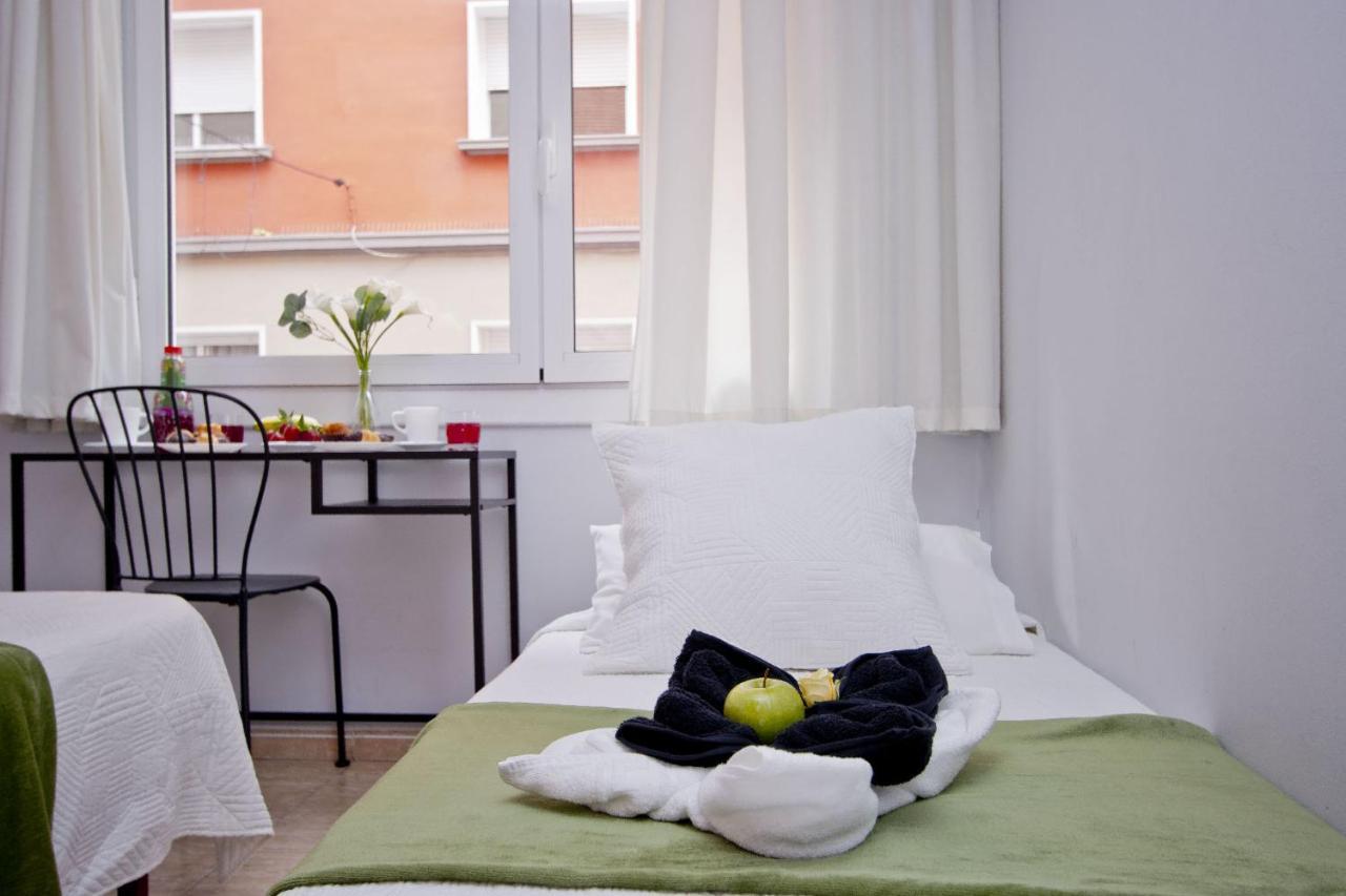 Barcelona City North Hostal Εξωτερικό φωτογραφία