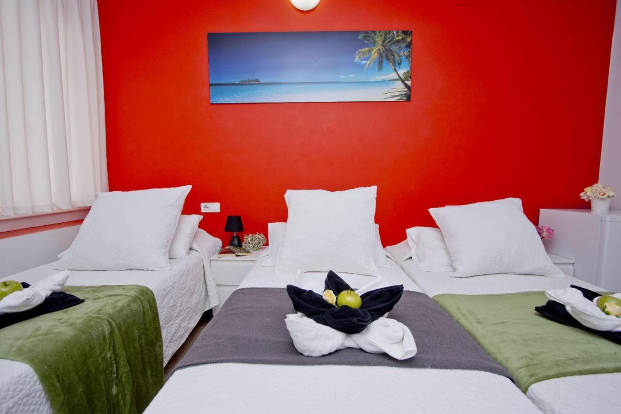Barcelona City North Hostal Εξωτερικό φωτογραφία