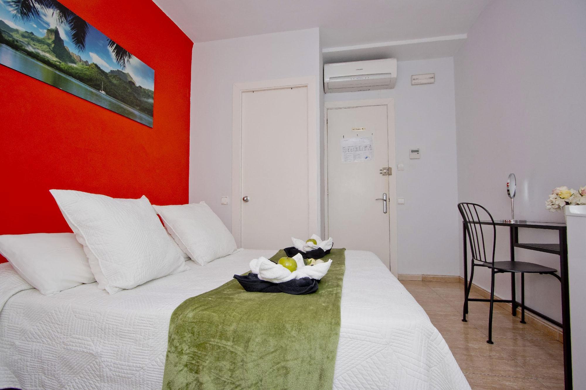 Barcelona City North Hostal Εξωτερικό φωτογραφία